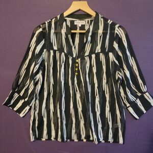 Black and White Boxy Blouse with 3/4 Sleeves